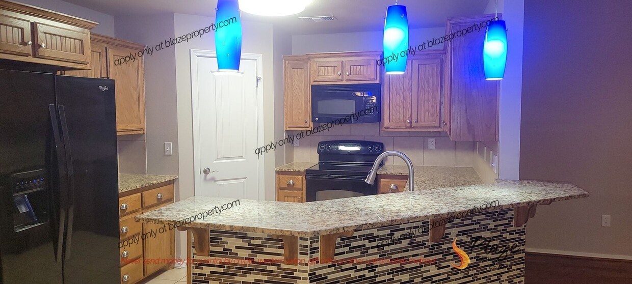 Primary Photo - Townhome in Southlawn