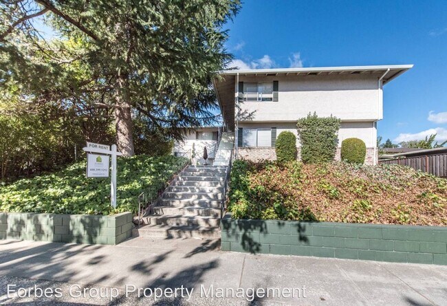 Foto del edificio - 219 Rushmore Ln