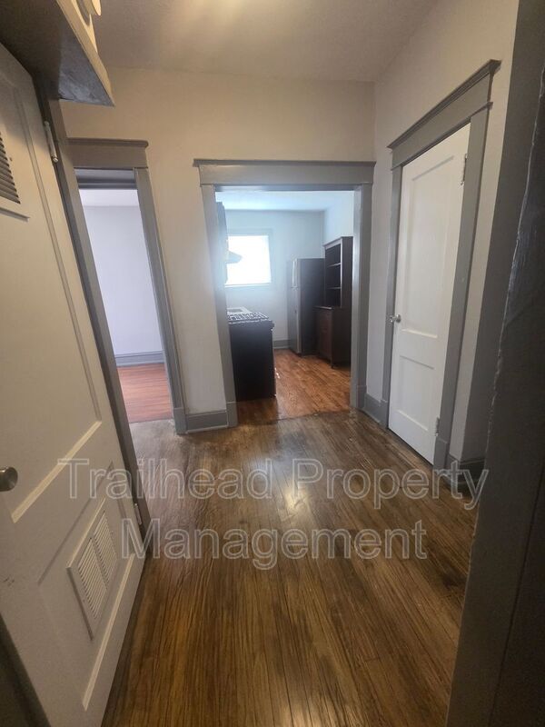 Foto del edificio - 3227 Central St