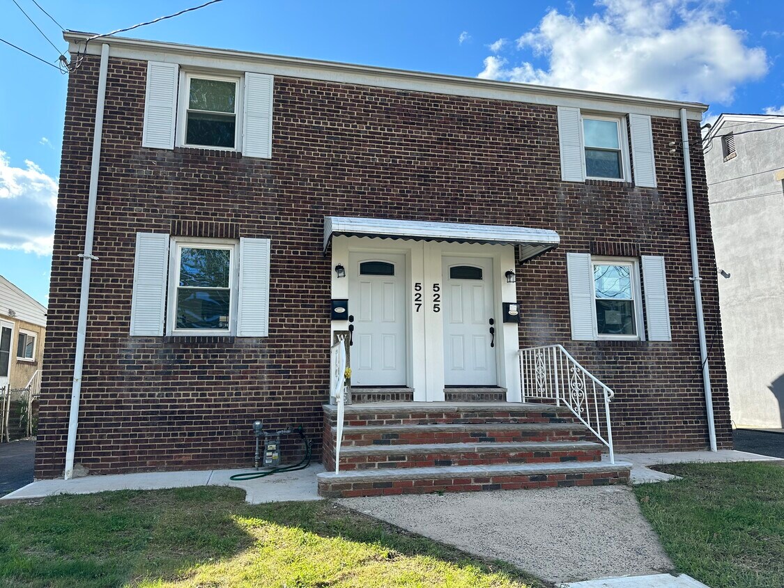 Primary Photo - 527 Green St