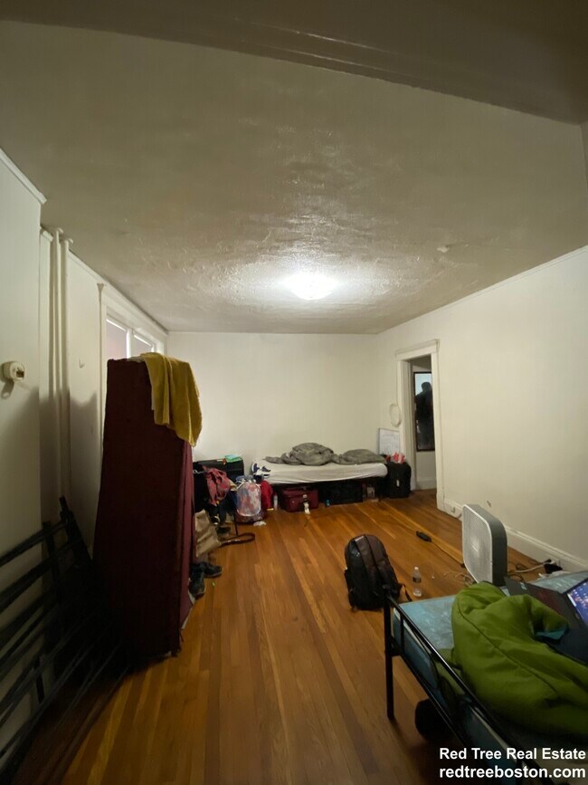 Building Photo - 231 Park Dr