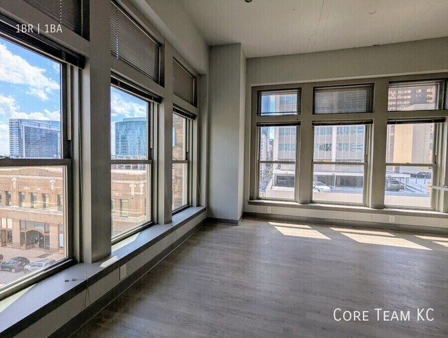Foto del edificio - 306 E 12th St