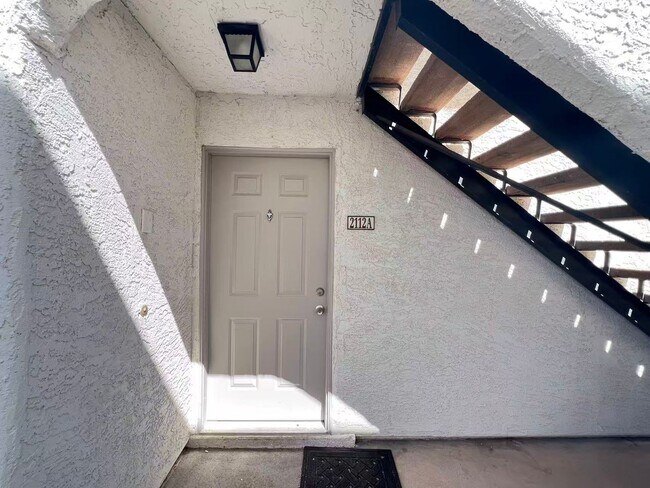 Foto del edificio - Charming home located in  Henderson