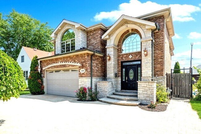 Foto del edificio - 5053 N Oconto Ave