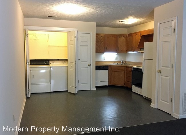 Building Photo - 139 1/2 Macey Ave