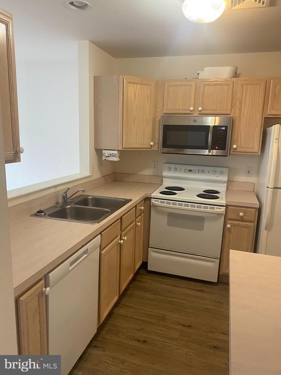 Foto del edificio - 40 Courtyard Dr