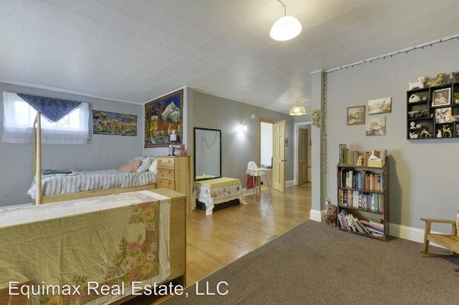 Building Photo - 441 W Lynnhurst Ave