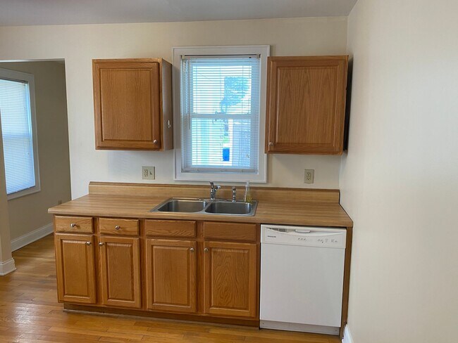 Foto del edificio - 2598-2600 Dayton Ave