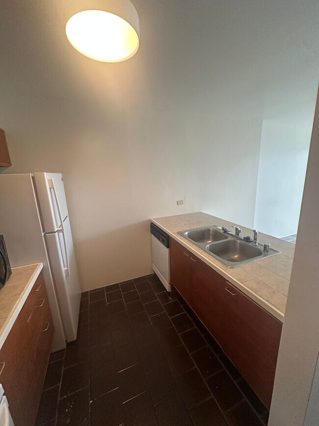 Foto del edificio - **PET FREINDLY** 2 BD / 1 BA Unit in Honolulu!