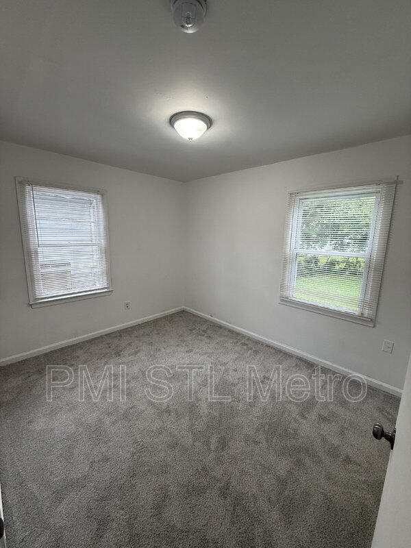 Building Photo - 319 Reasor Dr