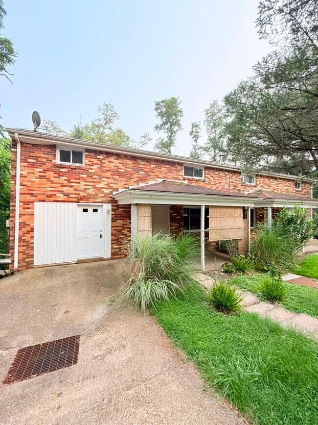 Building Photo - 472-474-474 Guylyn Dr