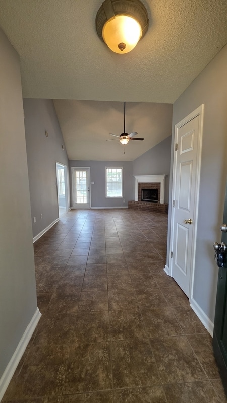 Photo - 1471 Wolf Ridge Dr House