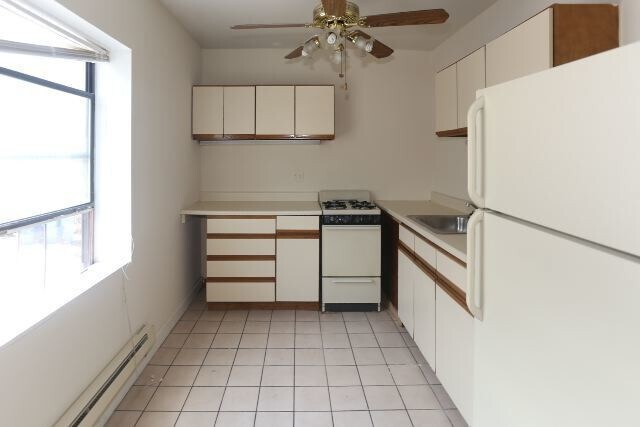 Foto del edificio - 819 W Cornelia Ave