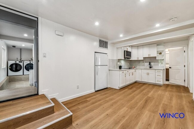 Building Photo - 372 Avalon Dr