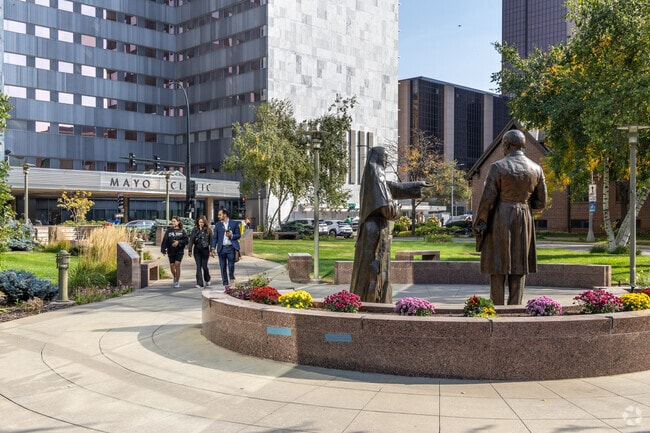 The Mayo Clinic is a short commute from the Glendale neighborhood.