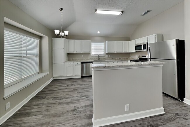 Foto del edificio - 4706 Trevor Hill Dr