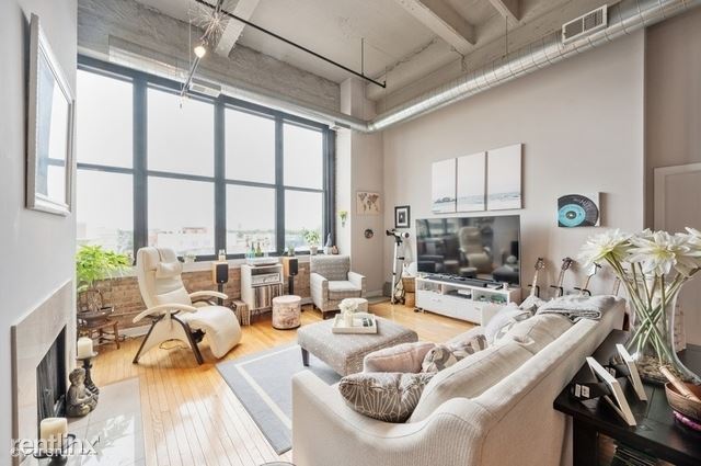 Building Photo - 1 br, 1 bath Condo - 1601 W School St # 414