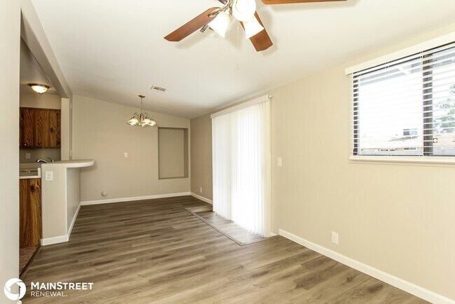 Building Photo - 2631 E Charleston Ave, Phoenix, AZ 85032