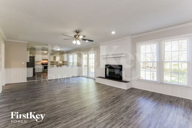Foto del edificio - 6021 Woods Edge Ln