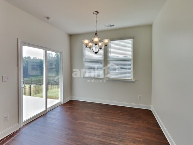 Foto del edificio - 152 Hazel Pk Dr