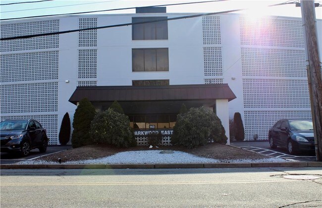 Foto del edificio - 143 Hoffman Ave