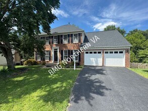 Building Photo - 10205 Daylily Ct