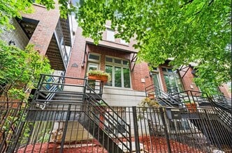 Building Photo - 2257 W Saint Paul Ave