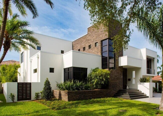Building Photo - 356 Bayview Dr NE