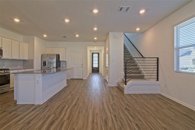 Foto del edificio - 834 Affazia Ln