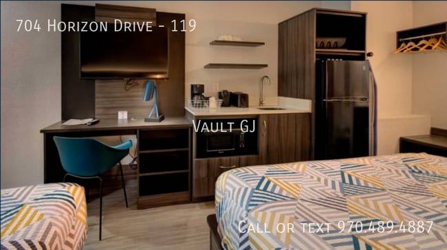 Building Photo - 704 Horizon Dr