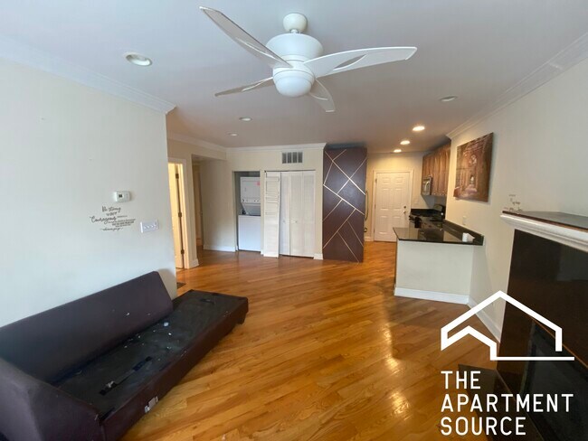 Foto del edificio - 2242 W Morse Ave