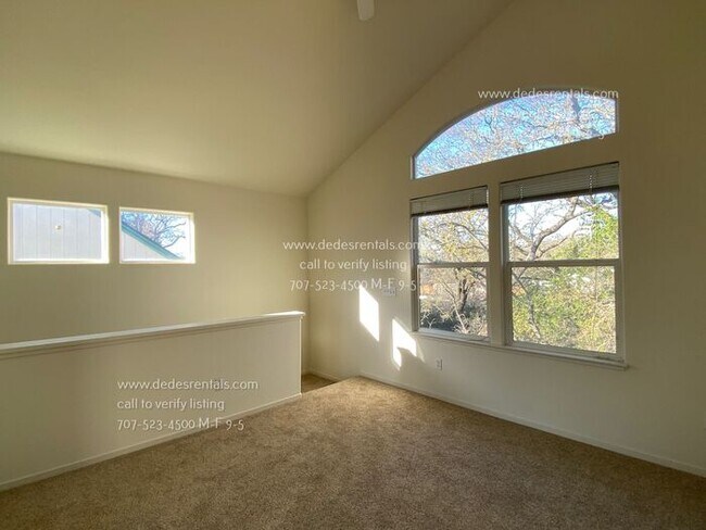 Building Photo - 1227 Hidden Creek Pl