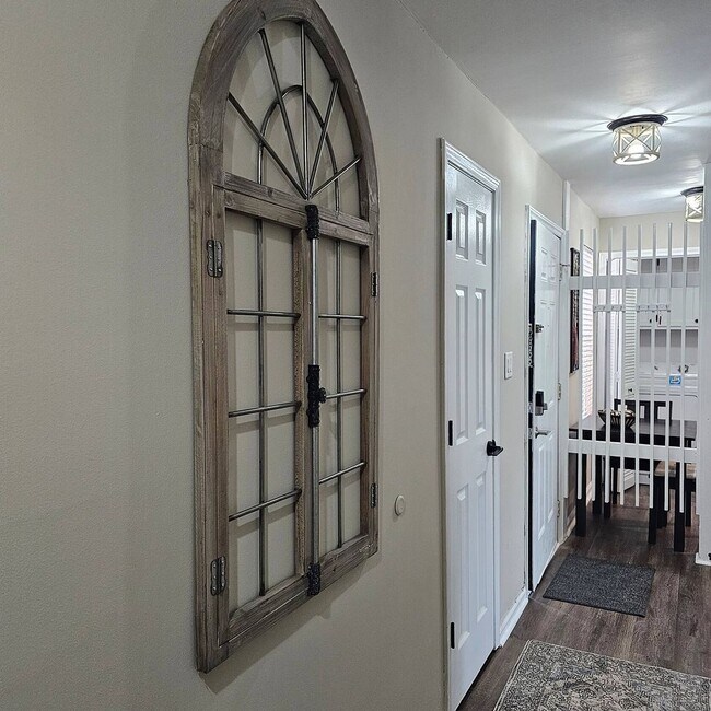 Building Photo - South Charlotte Beauty