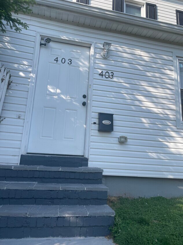 Entrance - 403 Hamilton St