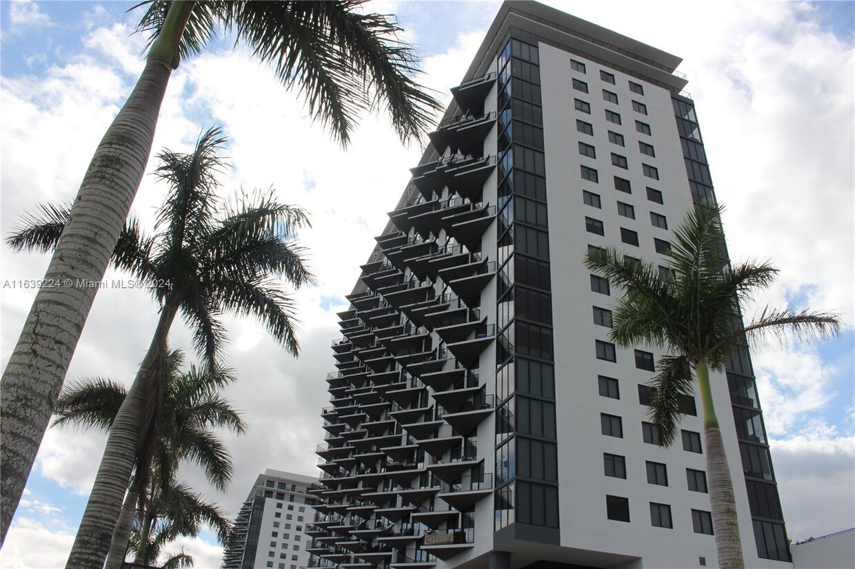 Primary Photo - 5300 Paseo Blvd