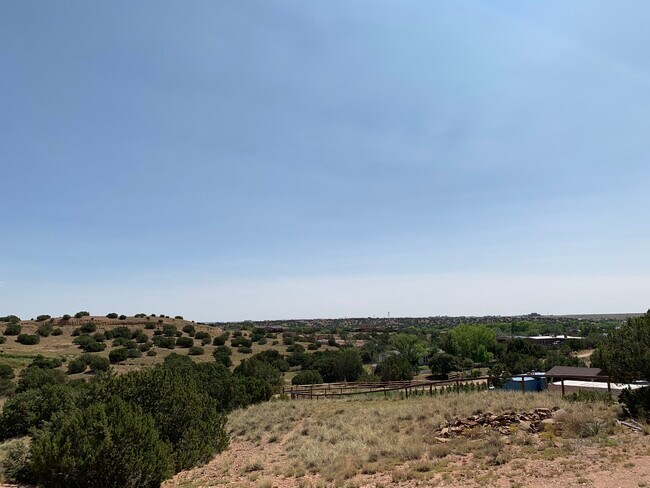 Building Photo - 55 Cerro Del Alamo