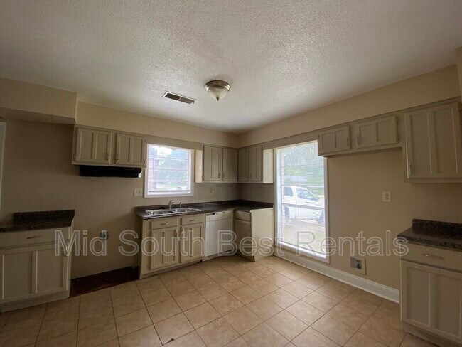 Foto del edificio - 3116 Belle Tower Rd