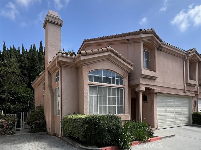 Foto principal - 10010 Reseda Blvd