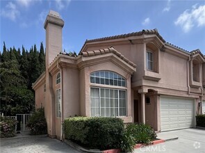 Building Photo - 10010 Reseda Blvd