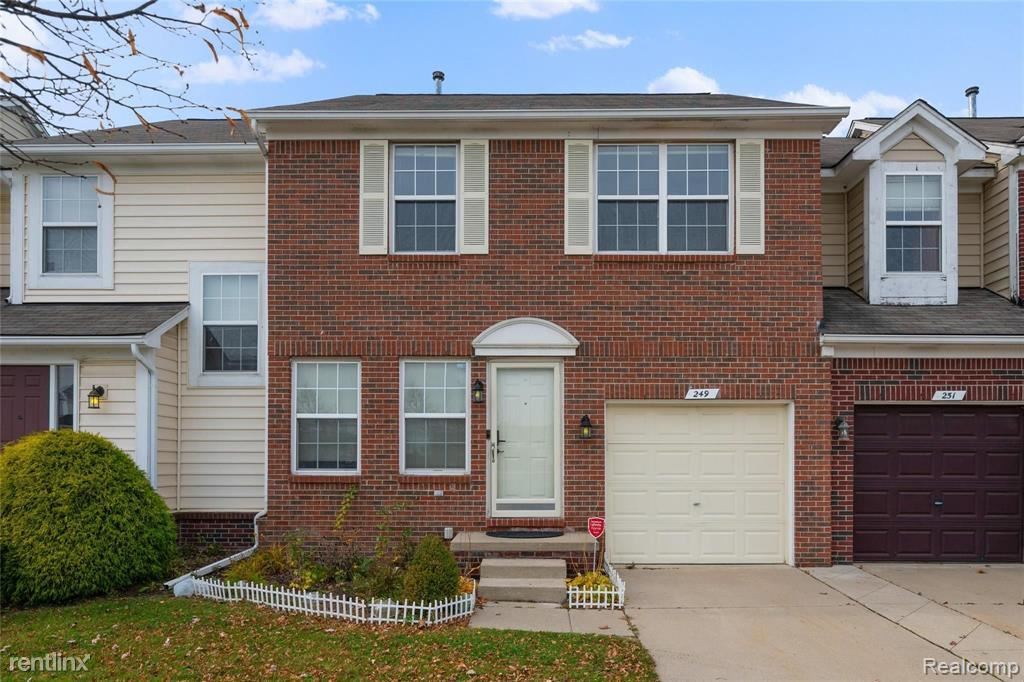 251 Tucker St, Pontiac, MI 48341 Condo for Rent in Pontiac, MI