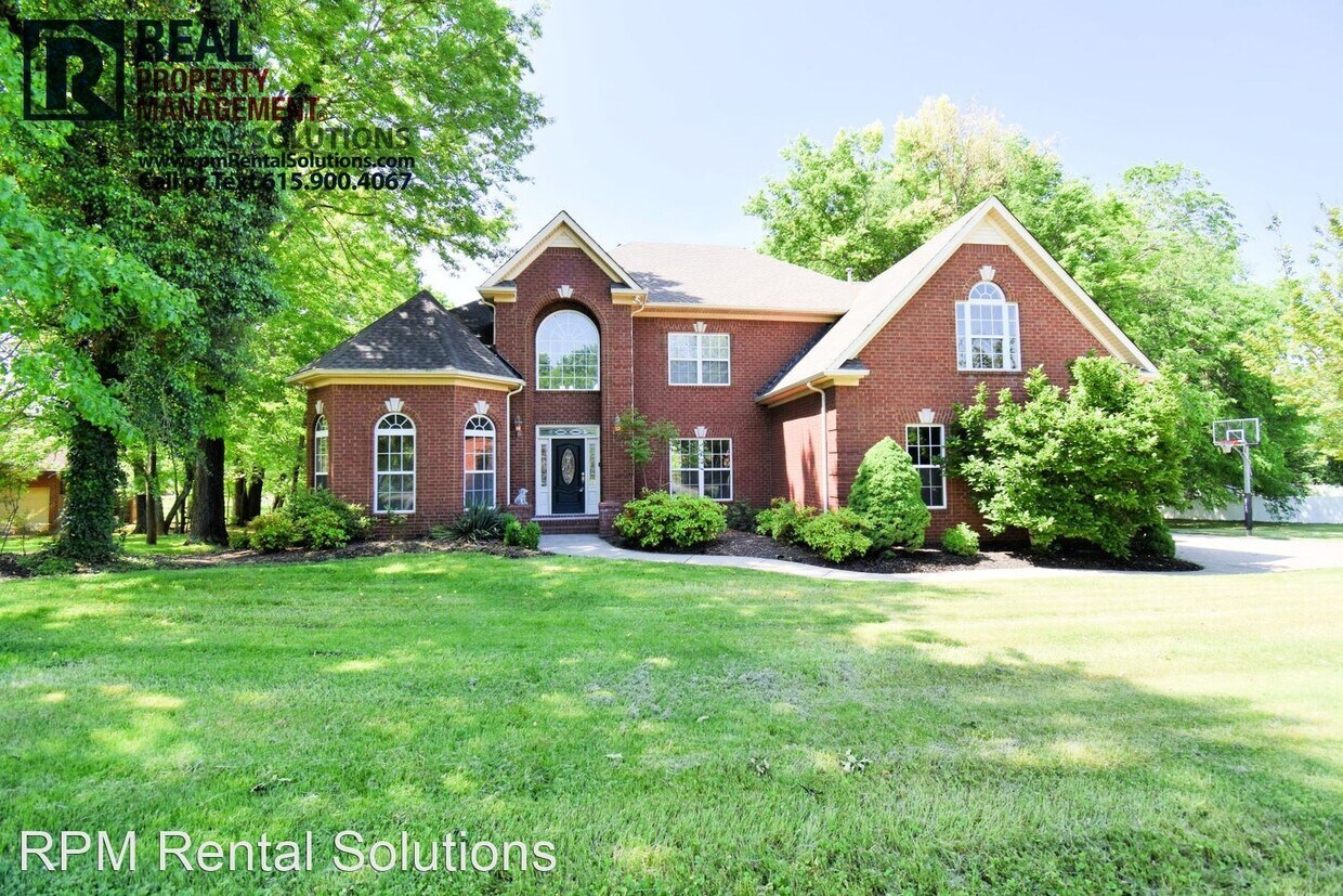 Primary Photo - 4 br, 3.5 bath House - 211 Royal Glen Blvd.