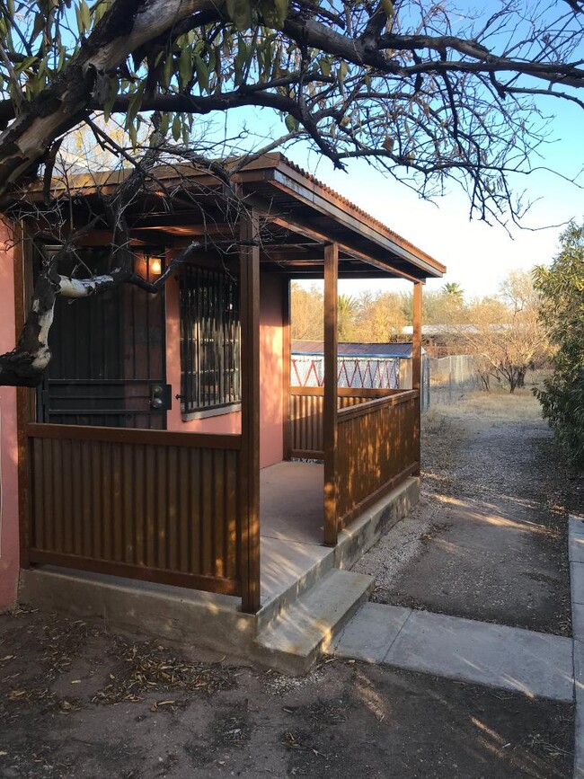 Building Photo - 3435 E Pima St