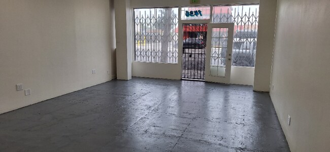 Foto del edificio - 1436 W Martin Luther King Jr Blvd