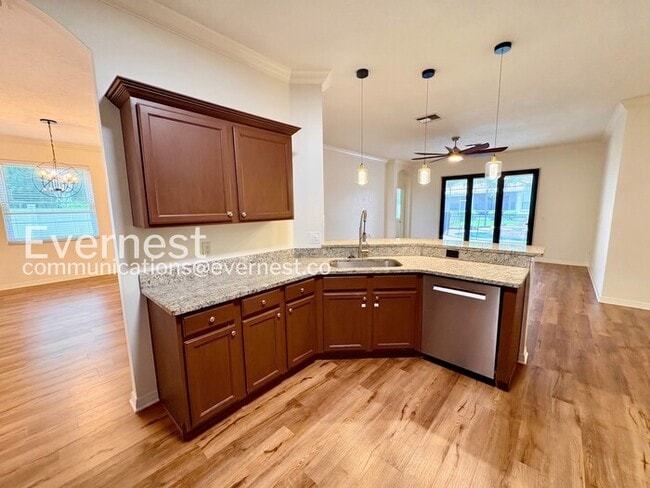 Building Photo - 13829 Sunshowers Cir