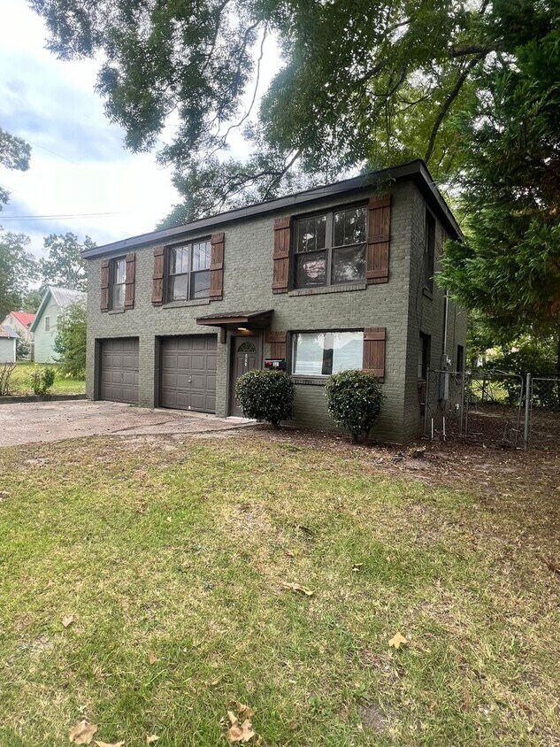 Primary Photo - 805 Nuckolls St