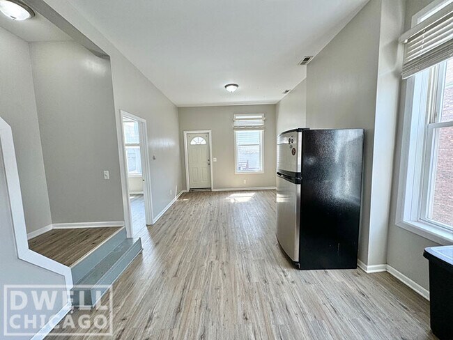 Foto del edificio - 2133 S Fairfield Ave