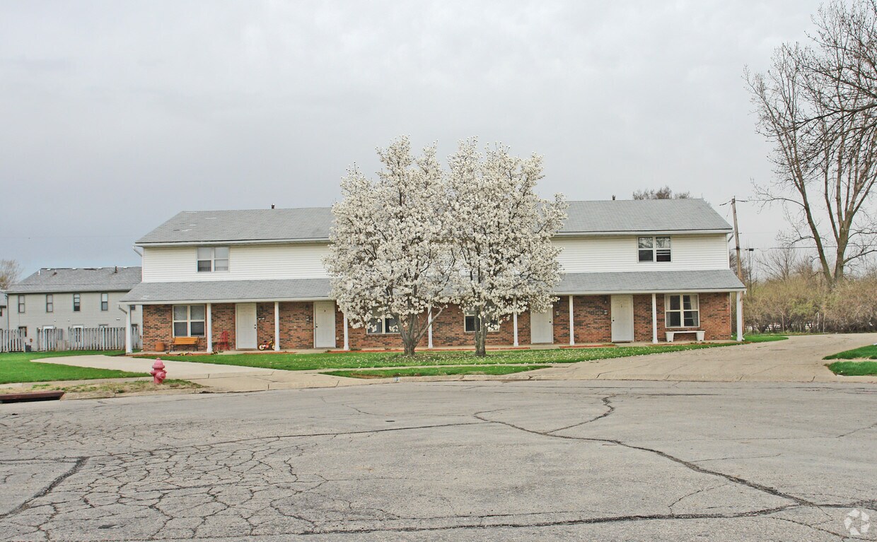 68207050 Emerald Ave, Enon, OH 45323 Apartments in Enon, OH