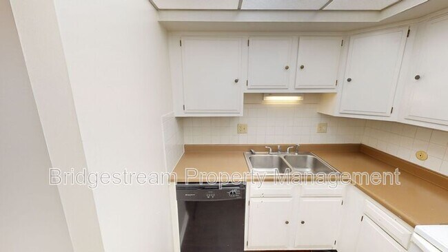 Foto del edificio - 441 N Broadway St