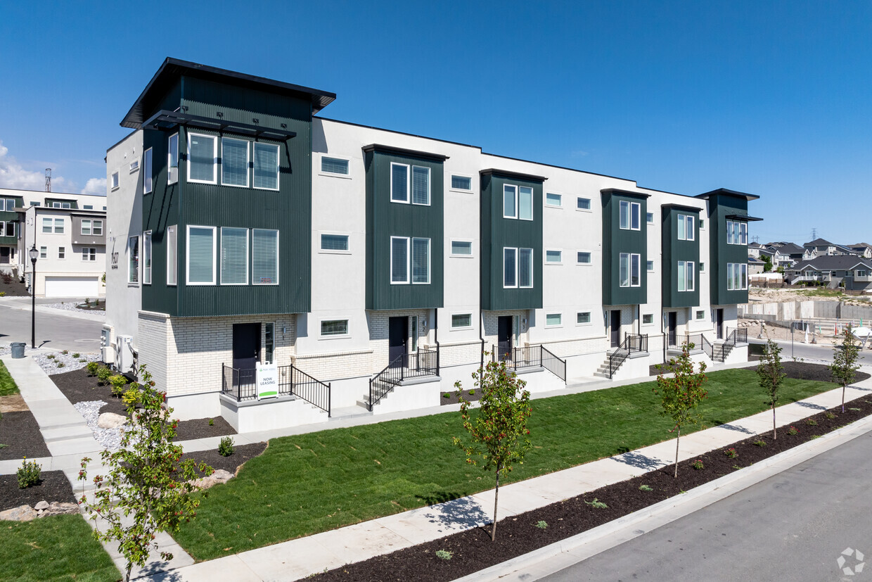 Foto principal - Park Valley Townhomes