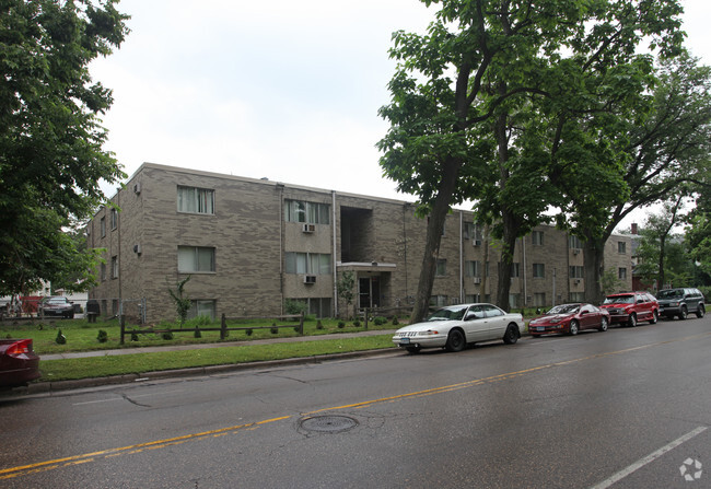 Foto del edificio - Cedar Lake Apartments